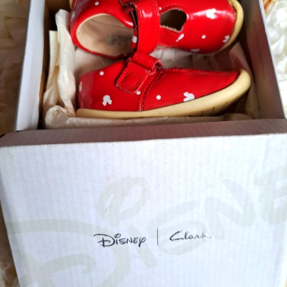 Clarks x Disney Minnie Mouse rover shoes size 3.5 F - Picture 6 of 6